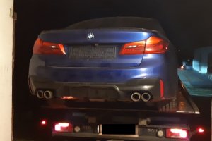 odzyskany samochód bmw na lawecie