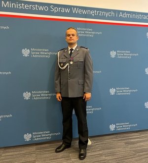 sierż. Damian Majda, odznaczony policjant