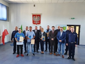 sala odpraw zdjęcie grupowe