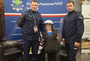 Policjanci podczas Wielkiej Orkiestry Świątecznej Pomocy.