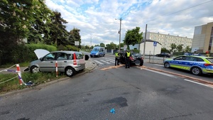 wypadek z udziałem dwóch pojazdów suzuki oraz fiata.