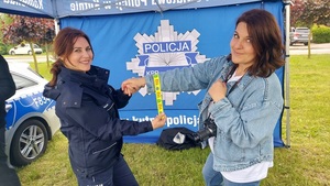 stoisko policyjne.