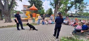 Policjanci w przedszkolu Jarzembinka.