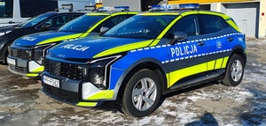 nowe oznakowane radiowozy Kia.