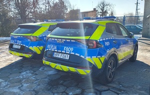 nowe oznakowane radiowozy Kia.