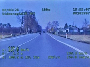 zdjęcie z pomiaru videorejestratora w radiowozie.