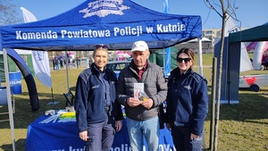 policjantki podczas promowania kampani znamy te numery.