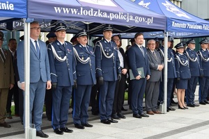 Na zdjęciu Pierwszy Zastępca Komendanta Wojewódzkiego Policji w Łodzi inspektor Adam Jurek wraz z Komendantem Powiatowym Policji w Kutnie inspektorem Wojciechem Świerczem, jego Zastępcą - młodszym inspektorem Rafałem Towalskim wraz z zaproszonymi gośćmi.