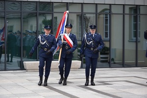 Odprowadzenie Pocztu Sztandarowego Komendy Powiatowej Policji w Kutnie.